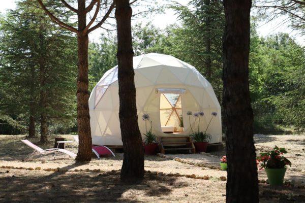 dome geodesique blanc